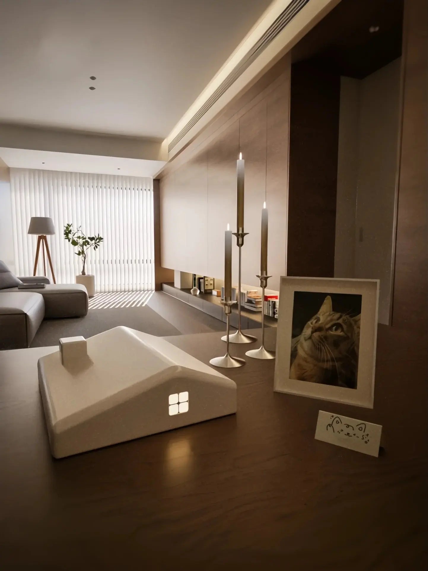 Lumen en Minnepote Urne med egenskaper av Preorder og designet av HUSH