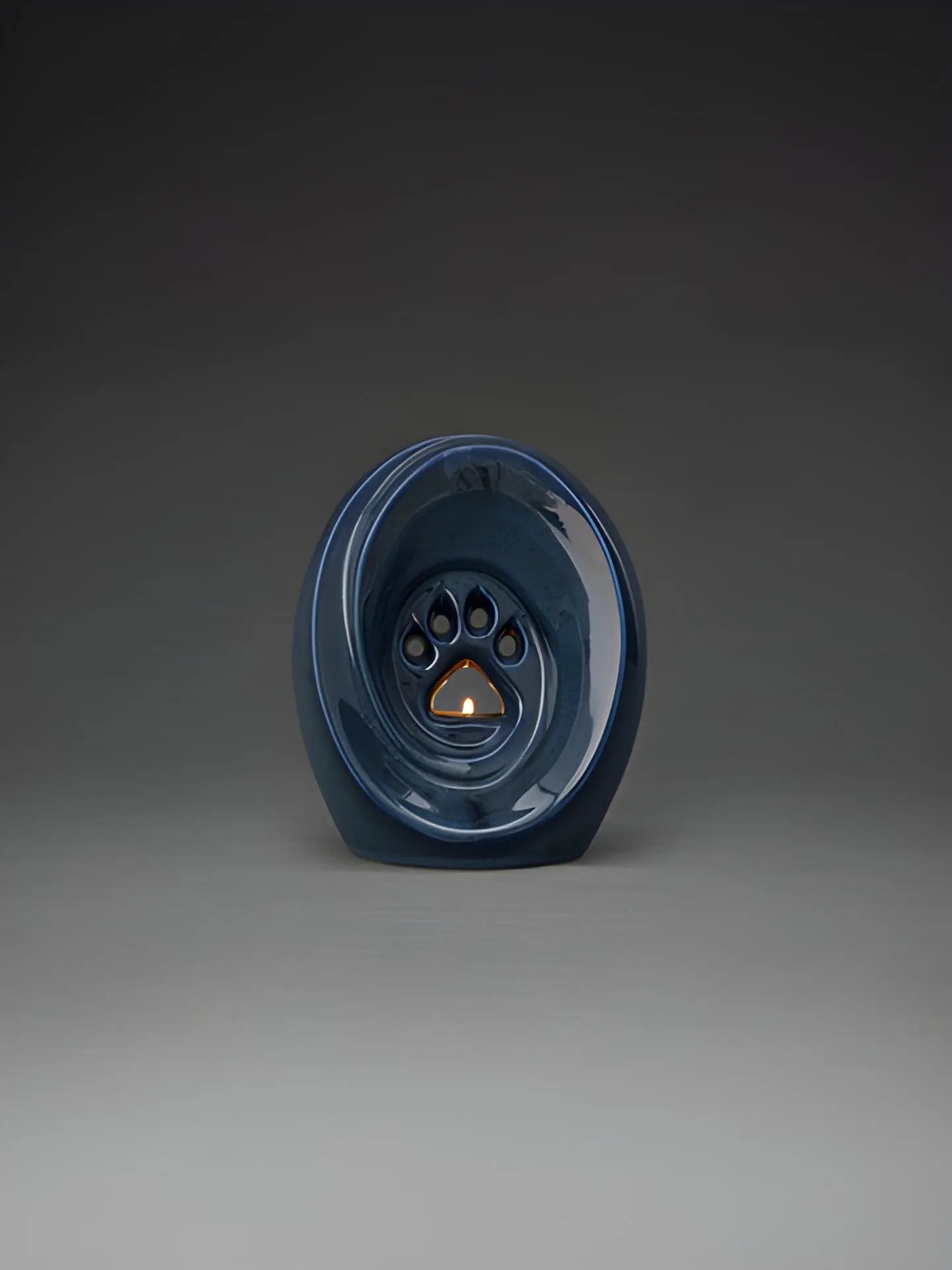 Pote en Minnepote Urne med egenskaper av keramikk og designet av Pulvis