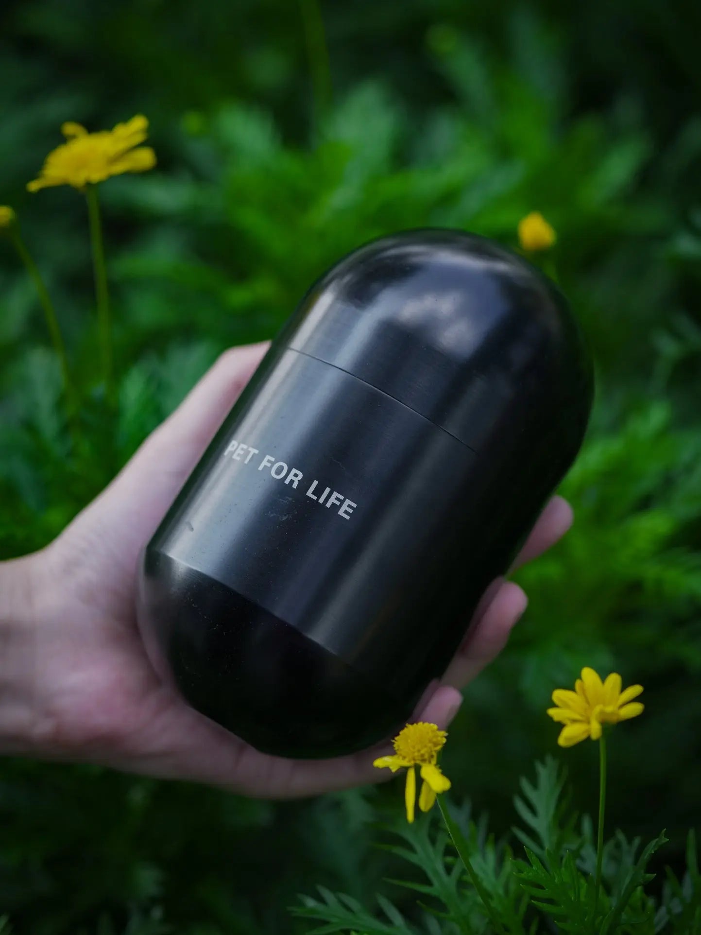 Tidskapsel en Minnepote Urne med egenskaper av Metall og designet av Pet for Life